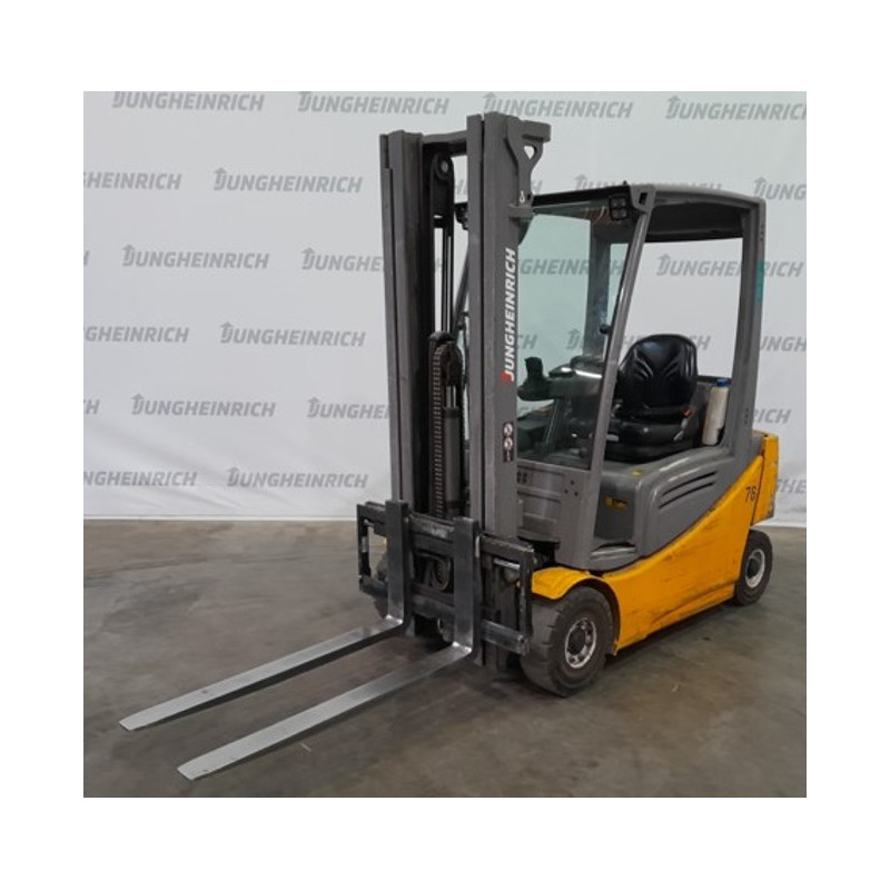 Електричний чотириколісний вилковий навантажувач