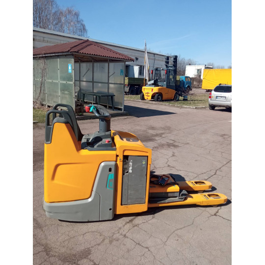 Б.в. Електричний візок з платформою оператора ERE 225i